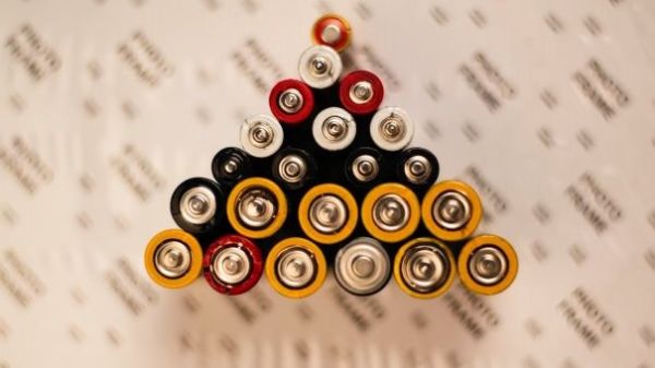 Batteries in cards – regulations